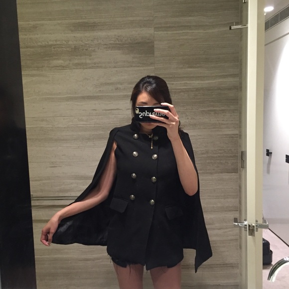 Caped Top - Picture 6 of 9